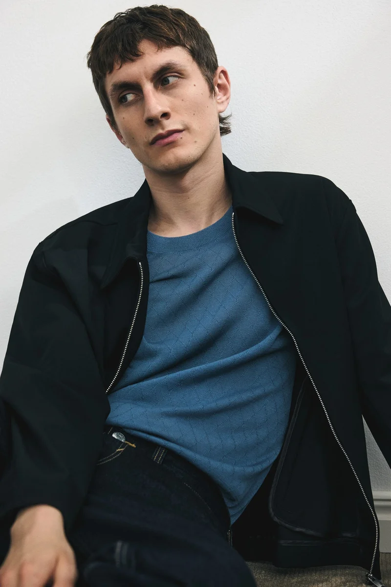 اتش اند ام تي-شيرت بقصّة سلِم